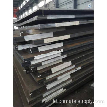Piring berat yang terbuat dari baja pembuatan kapal